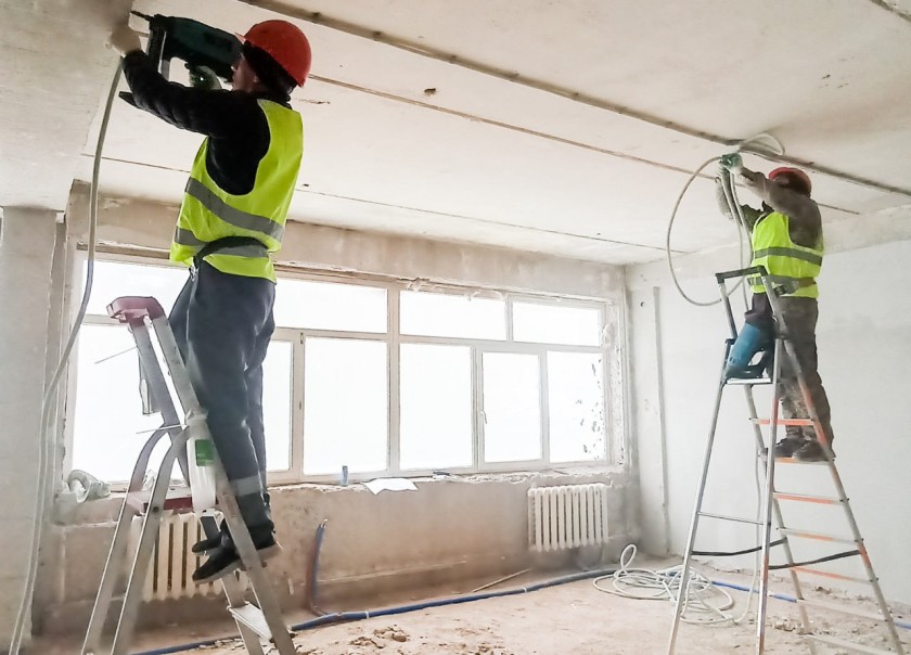 Дмитрий Волков проконтролировал ход капитального ремонта Красногорского колледжа