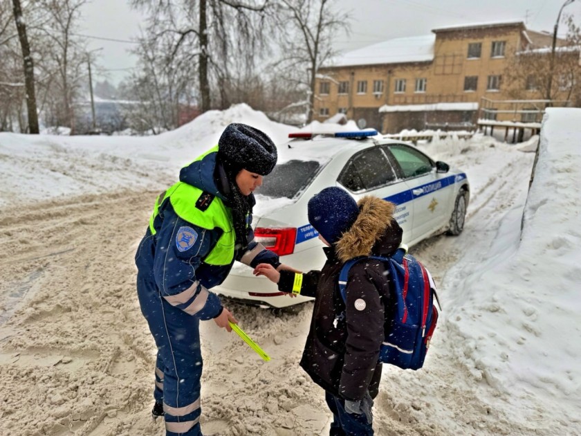 Сотрудники ГИБДД предупреждают красногорцев о рисках катания с опасных снежных горок