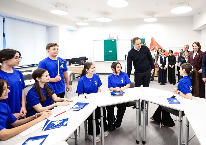 Дмитрий Волков принял участие в открытии школы в микрорайоне «Изумрудные холмы»