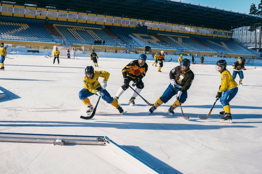 На стадионе «Зоркий» прошел турнир по мини-хоккею с мячом, посвященный памяти выдающегося тренера М.К. Девишева