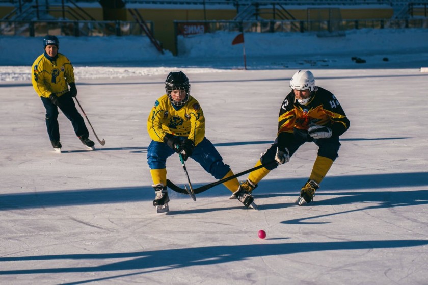 На стадионе «Зоркий» прошел турнир по мини-хоккею с мячом, посвященный памяти выдающегося тренера М.К. Девишева