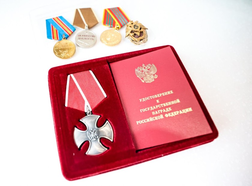 Дмитрий Волков навестил семью погибшего Героя и поздравил сына с Днём рождения