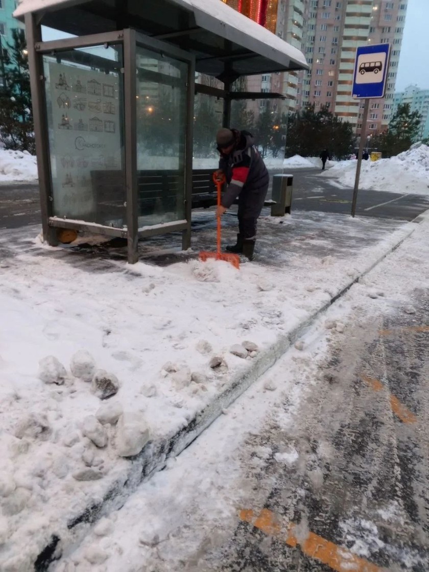 Природа снова расщедрилась на снег, а значит, коммунальные и дорожные службы Красногорска продолжают работу в усиленном режиме