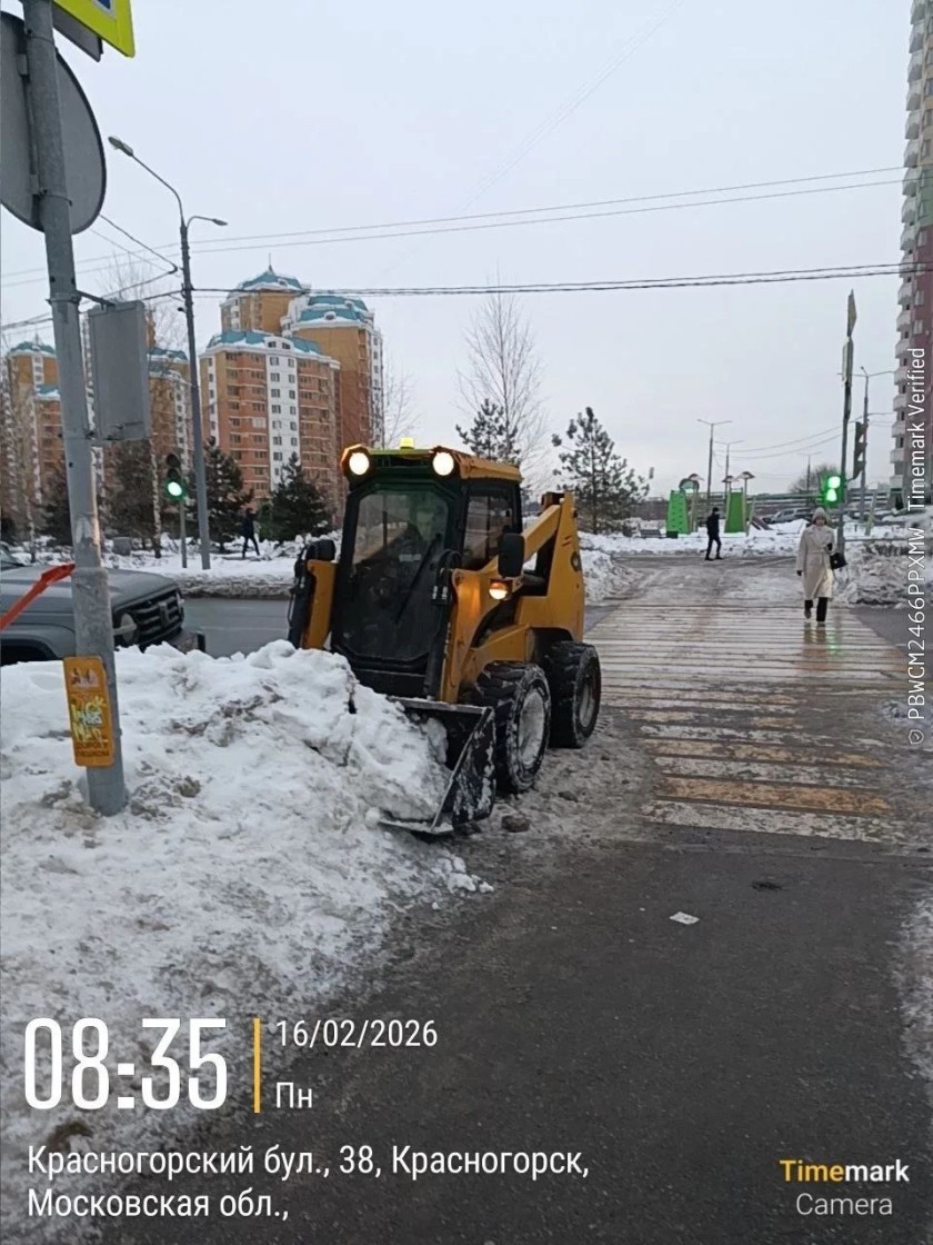 Из-за резких перепадов температур и сильного ветра на улицах и дорогах Красногорска образовался гололёд