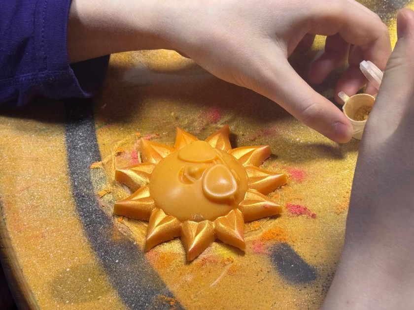 Мастер-класс по росписи мыла прошел в Доме Масленицы в Красногорске