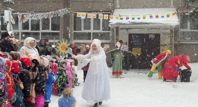 В Красногорске на этой неделе во всех школах и детских садах проходят Масленичные гуляния