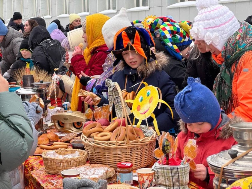 В школе №19 в Павшинской пойме отпраздновали Масленицу