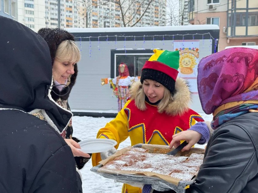 В школе №19 в Павшинской пойме отпраздновали Масленицу