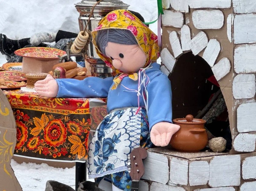 В школе №19 в Павшинской пойме отпраздновали Масленицу