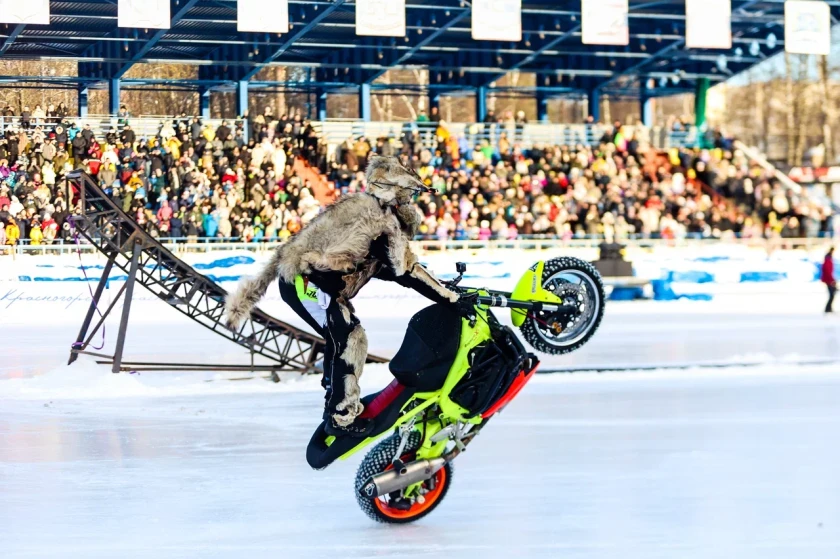 Дмитрий Волков открыл финал Личного Чемпионата России по ледовому спидвею в Красногорске