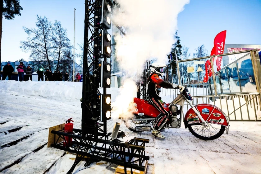 Дмитрий Волков открыл финал Личного Чемпионата России по ледовому спидвею в Красногорске