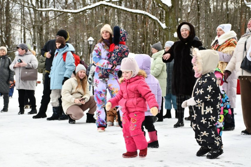 В ПКиО «Ивановские пруды» прошли народные гуляния, завершающие Масленицу