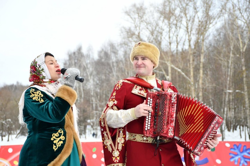 В ПКиО «Ивановские пруды» прошли народные гуляния, завершающие Масленицу