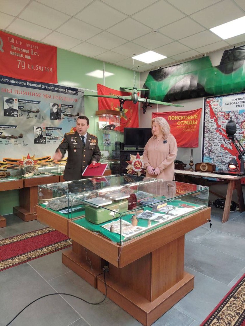 В Нахабино открыли выставку памяти Героев России