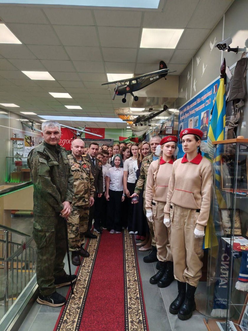 В Нахабино открыли выставку памяти Героев России