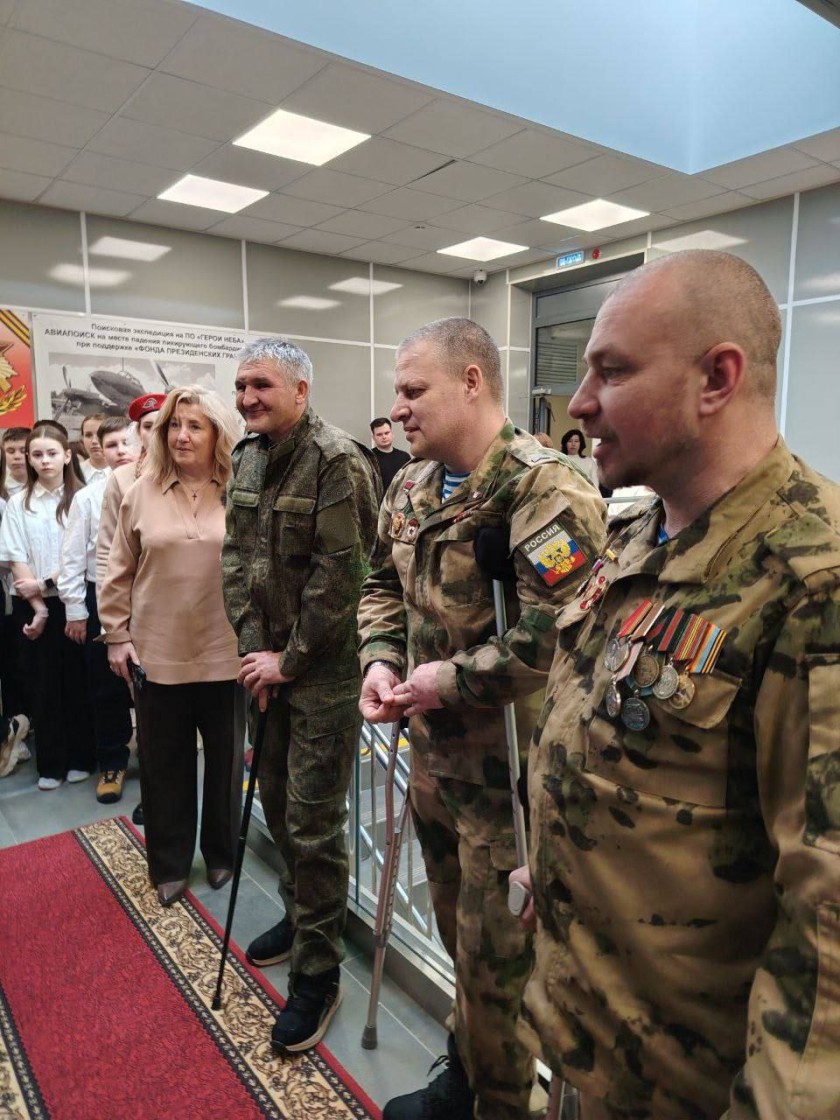 В Нахабино открыли выставку памяти Героев России