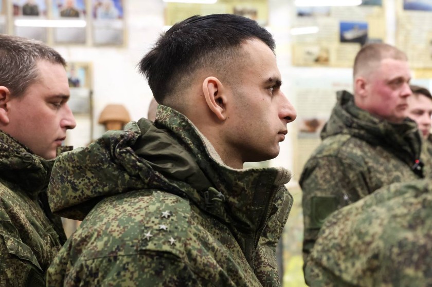 Андрей Воробьев поздравил защитников Отечества и посетил инженерную бригаду в Нахабино