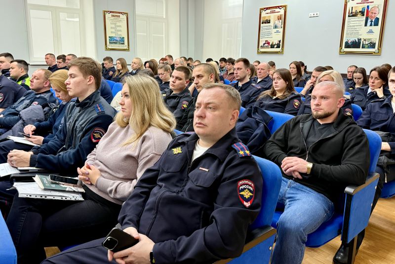 Начальник УМВД России по городскому округу Красногорск поздравил личный состав с Днем защитника Отечества