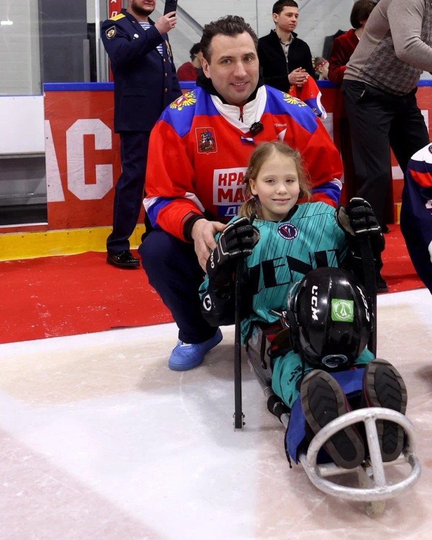 В Красногорске появился новый клуб по адаптивному хоккею — «Красная Машина Следж»