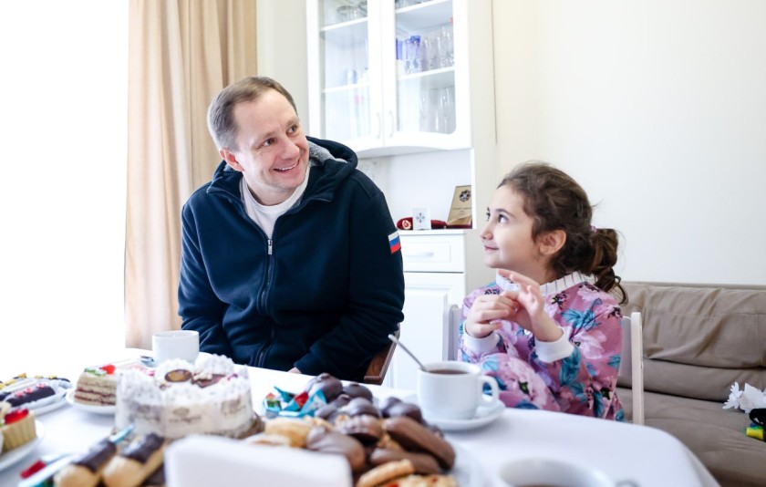 Дмитрий Волков навестил семью Героя СВО