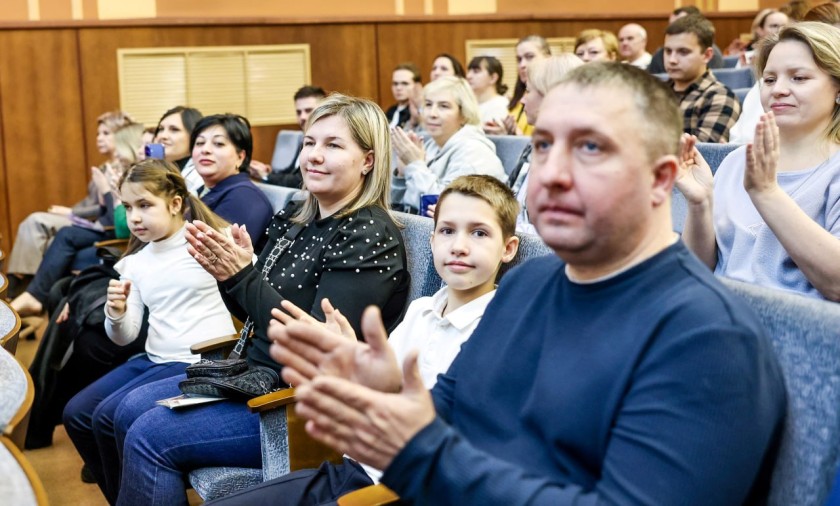 Дмитрий Волков вручил паспорта юным жителям Красногорска