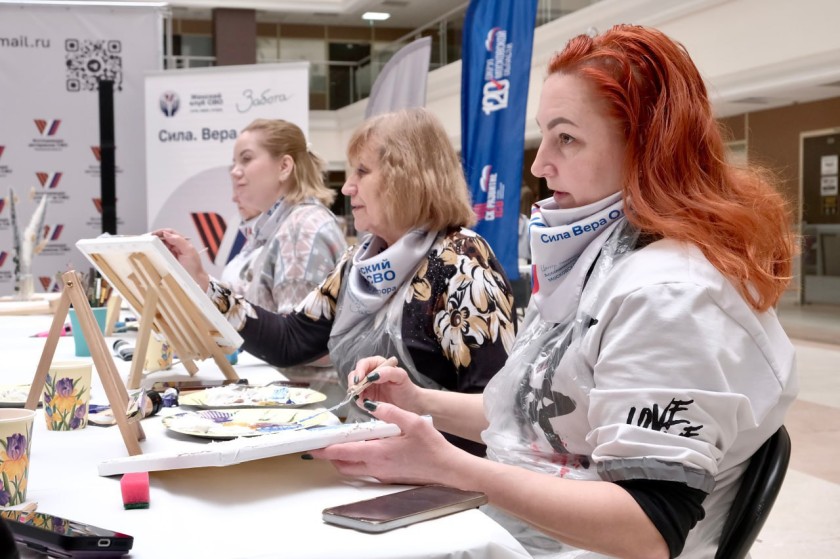 Участницы женского клуба «Сила, вера, опора» приобщились к искусству живописи