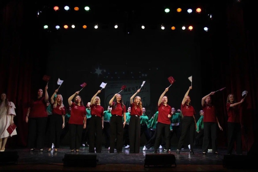 В ДК «Луч» состоялся гала‑концерт фестиваля, приуроченного к Году единства народов России