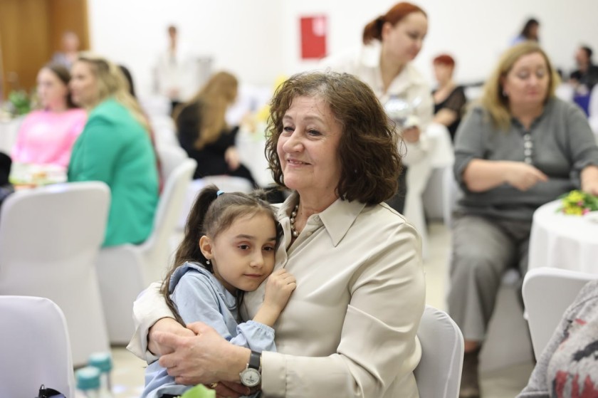 Дмитрий Волков и Сергей Колунов поздравили с 8 Марта матерей и жён участников СВО