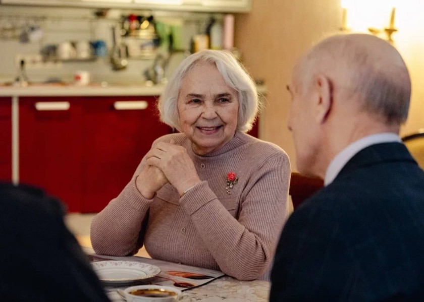 Сергей Колунов поздравил с 8 Марта ветерана МВД Раису Митрофановну Мишину