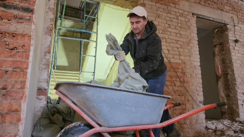 В посёлке Мечниково продолжается капитальный ремонт детского сада № 18