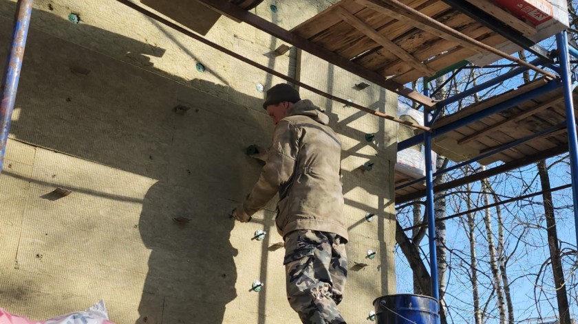 В посёлке Мечниково продолжается капитальный ремонт детского сада № 18