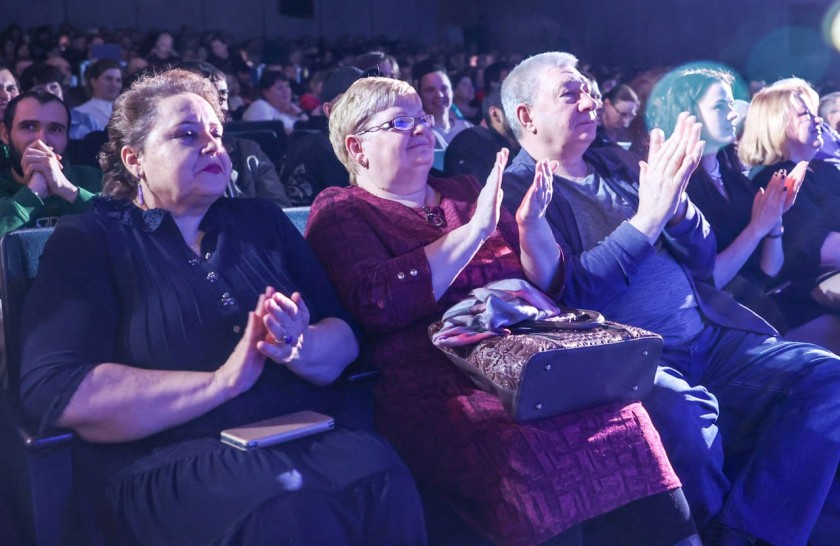 Дмитрий Волков поздравил работников ЖКХ и бытового обслуживания с профессиональным праздником