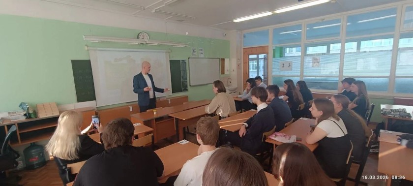 В гимназии № 7 Красногорска прошли «Разговоры о важном» с партнёром‑работодателем