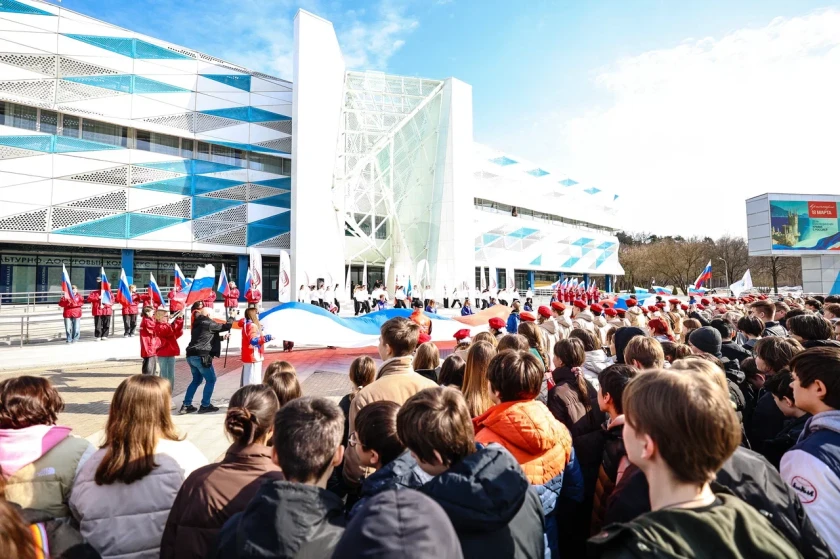 Дмитрий Волков поздравил красногорцев с 12-й годовщиной воссоединения Крыма с Россией