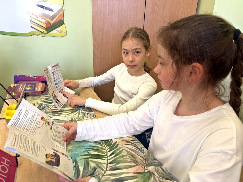 СОТРУДНИКИ ПОДМОСКОВНОЙ ГОСАВТОИНСПЕКЦИИ НАПОМНИЛИ ШКОЛЬНИКАМ ПРАВИЛА БЕЗОПАСНОСТИ НА ДОРОГАХ