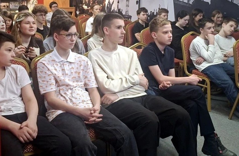 Красногорским школьникам рассказали о Дне воссоединения Крыма с Россией