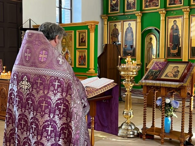 В Данииловском храме прошла традиционная встреча в рамках проекта «Беседы со священником»