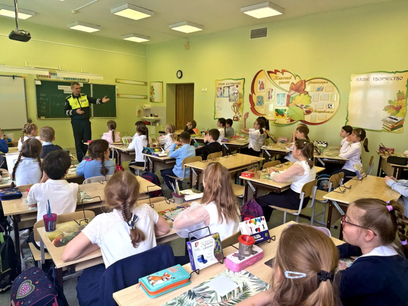 Автоинспекторы Красногорска провели урок безопасности для школьников