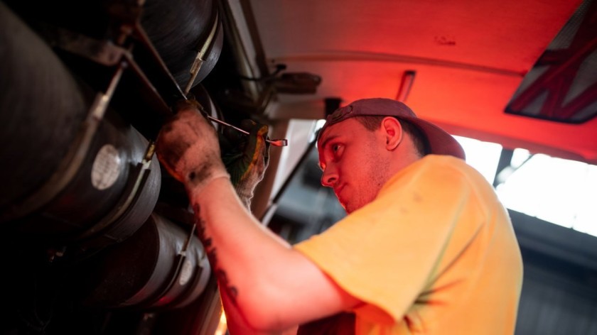 Почти вековой опыт стабильной работы — гарантия надежного трудоустройства