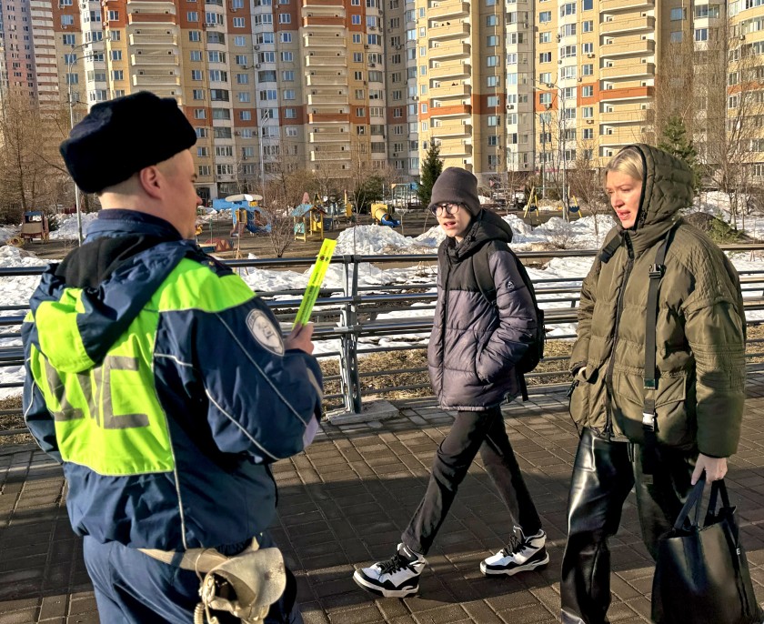 В городском округе Красногорск сотрудники Госавтоинспекции провели масштабный профилактический рейд, направленный на обеспечение безопасности дорожного движения среди пеших участников дорожного движения