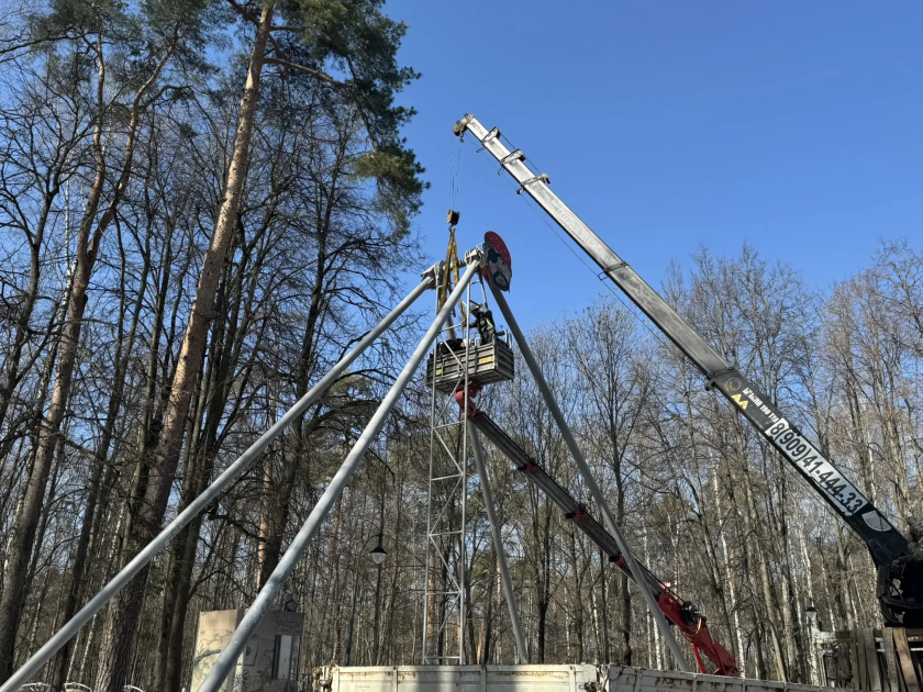 В Городском парке идёт подготовка к весенне‑летнему сезону: демонтируют устаревшие аттракционы и готовят площадки для новых
