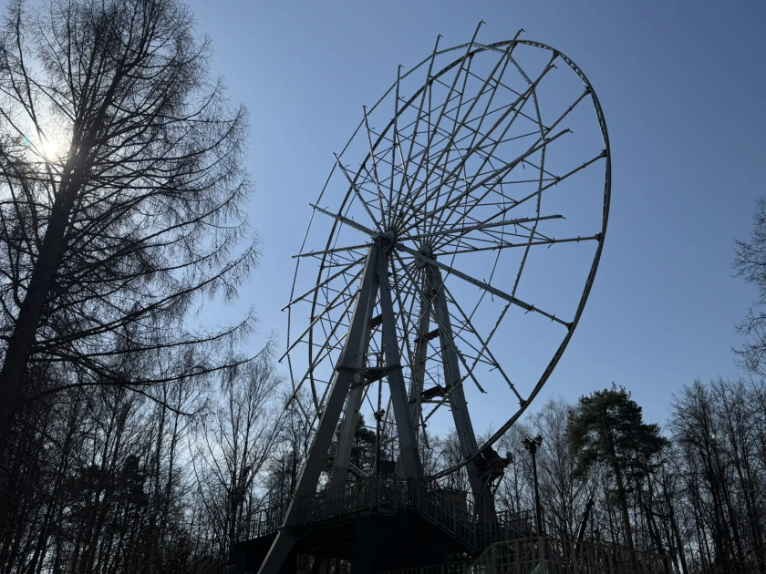 В Городском парке идёт подготовка к весенне‑летнему сезону: демонтируют устаревшие аттракционы и готовят площадки для новых