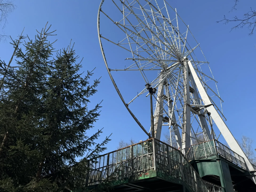 В Городском парке идёт подготовка к весенне‑летнему сезону: демонтируют устаревшие аттракционы и готовят площадки для новых