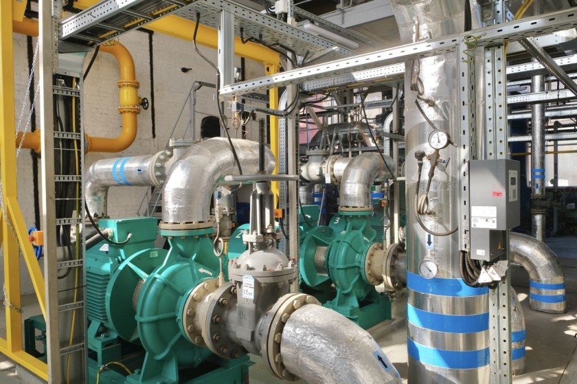 Личное участие - депутат Совета депутатов Красногорска Артур Бадретдинов поздравил сотрудницу Теплосети с юбилеем