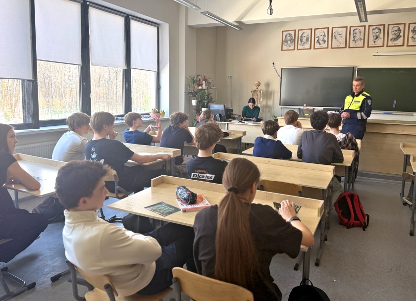 Познавательные беседы по ПДД от Госавтоинспекции в преддверии весенних каникул