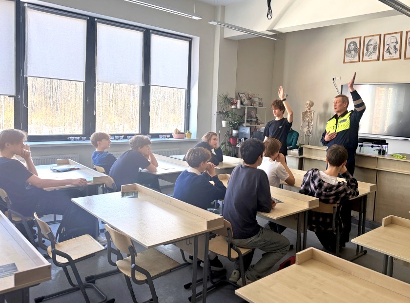 Познавательные беседы по ПДД от Госавтоинспекции в преддверии весенних каникул