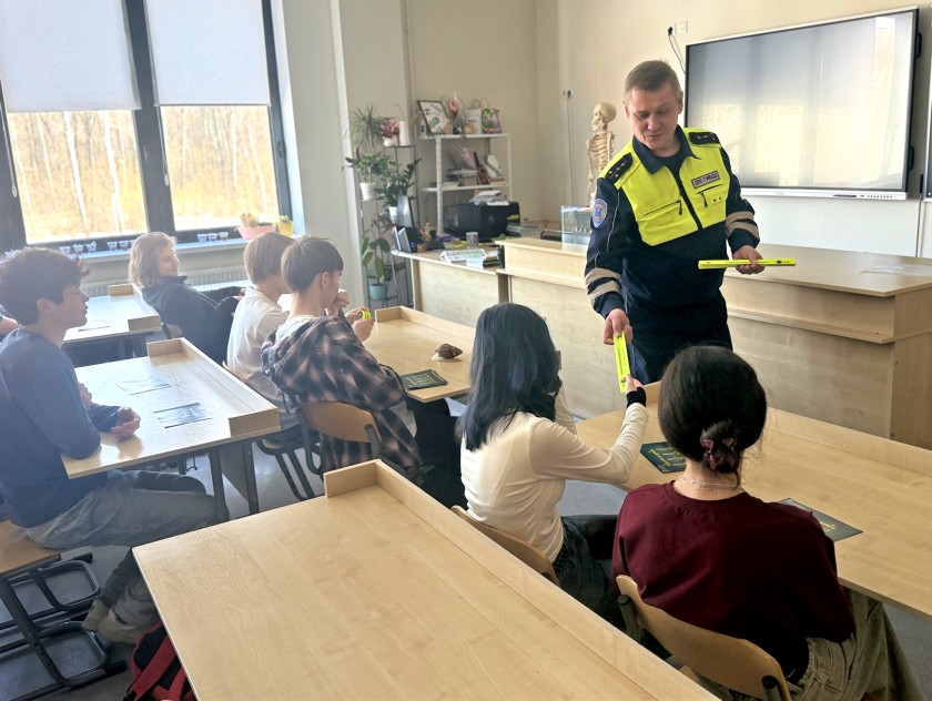 Познавательные беседы по ПДД от Госавтоинспекции в преддверии весенних каникул