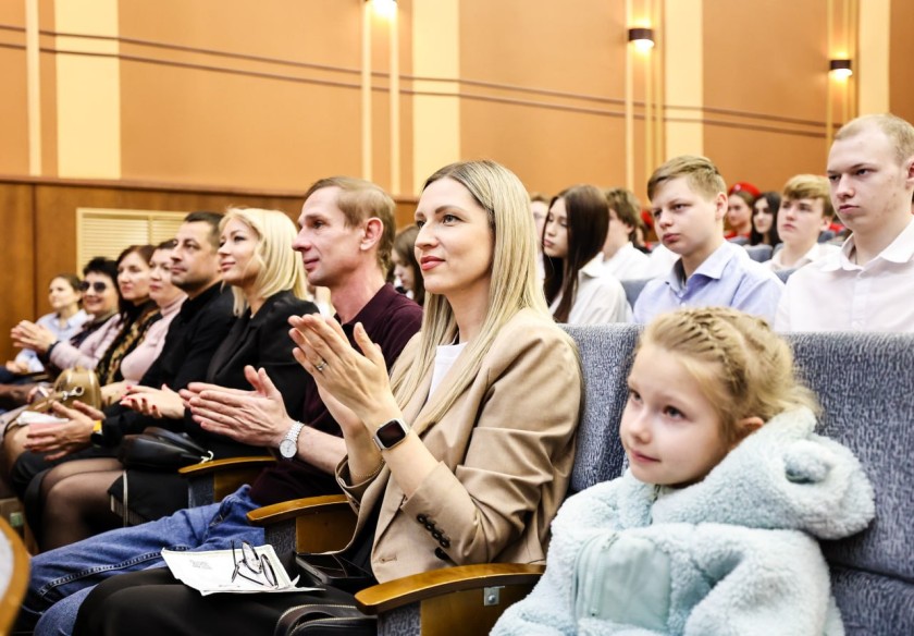 Дмитрий Волков вручил первые паспорта юным жителям Красногорска