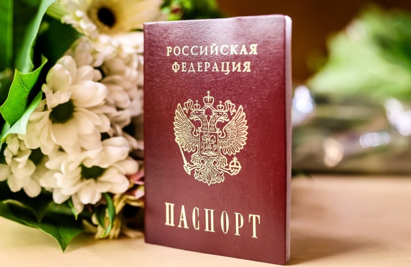 Дмитрий Волков вручил первые паспорта юным жителям Красногорска