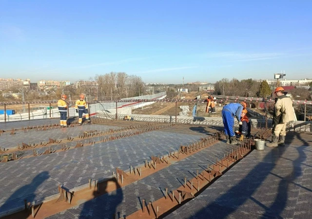 На путепроводе в Опалихе пролетное строение опустили в проектное положение